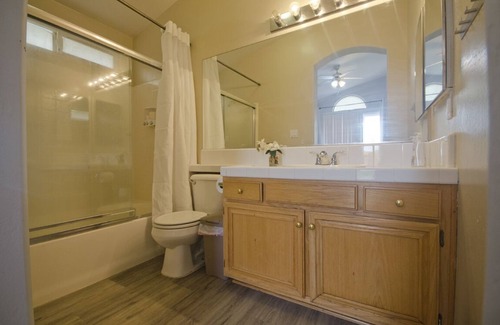 Greenacres House | Private Suite with private entrance in quite SW area pets ok!