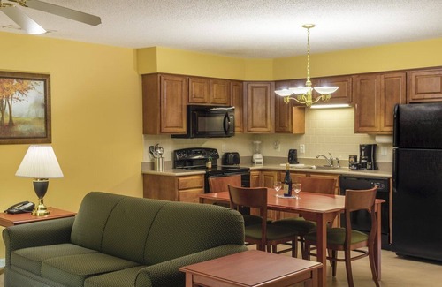 McGaheysville House | Private summer condo with jacuzzi tub; Golf spa water park zip lining