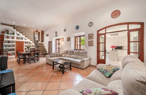 Binissalem House | Private swimming pool, air conditioning, 6 bedrooms ideal for families