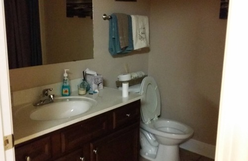 Navarre House | Private Townhome in Serene area of Navarre.