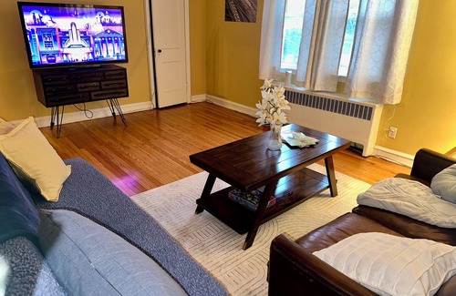 Rhawnhurst Apartment | Private, Tranquil, second floor, 2 bedroom apartment