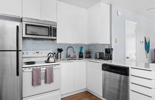 Carrboro House | Private UNC Townhome with Parking & 2 Bedrooms