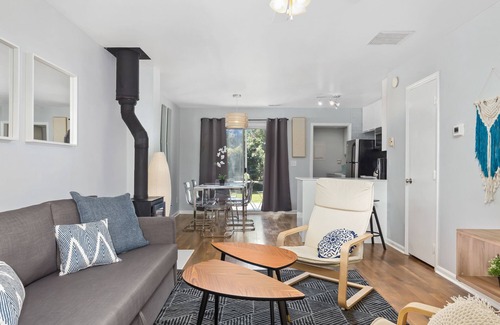 Carrboro House | Private UNC Townhome with Parking & 2 Bedrooms