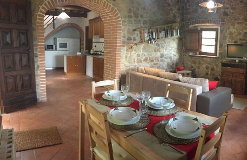 Pomarance Villa | Private Villa with A/C, private pool, WIFI, TV, patio, pets allowed, panoramic view, parking