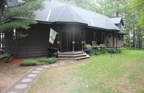 Hayward House | Private vacation home on Moores Bay, Chippewa Flowage, Hayward Wisconsin.