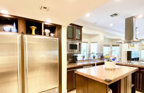 Spring Valley Villa | Private Vacation Villa: Pool & Arcade for Family & Friends! 8min Strip! ⭐️⭐️⭐️⭐️⭐️
