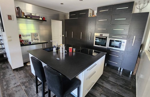 Bormes-Les-Mimosas Villa | Private villa on 2 floors, private enclosed garden 4000m2