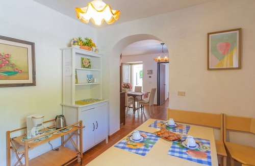 Marciano House | Private Villa with WIFI, private pool, A/C, TV, terrace, pets allowed, panoramic view, parking