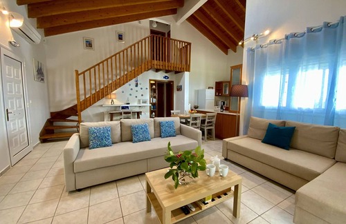 Katsarou Villa | Private villa for 8 quests with private pool an staggering ocean views