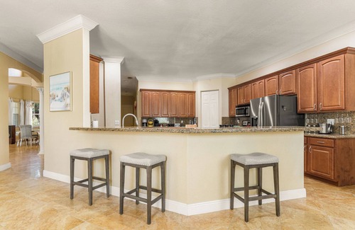 River Park House | Private Villa | Pool + Hot Tub + Sleeps 20