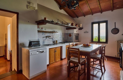 Agello Villa | Private Villa with A/C, private pool, WIFI, TV, patio, panoramic view, parking, close to Perugia