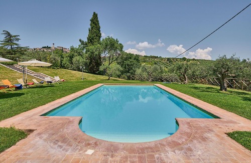 Agello Villa | Private Villa with A/C, private pool, WIFI, TV, patio, panoramic view, parking, close to Perugia