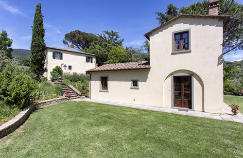 Cortona Villa | Private Villa with A/C, private pool, WIFI, TV, patio, panoramic view, parking, close to Cortona