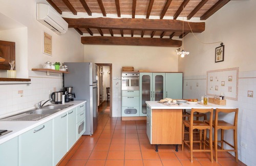 Subbiano Villa | Private Villa with hot tub, WIFI, private pool, A/C, TV, patio, panoramic view, close to Arezzo