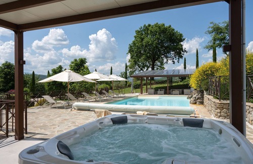 Subbiano Villa | Private Villa with hot tub, WIFI, private pool, A/C, TV, patio, panoramic view, close to Arezzo