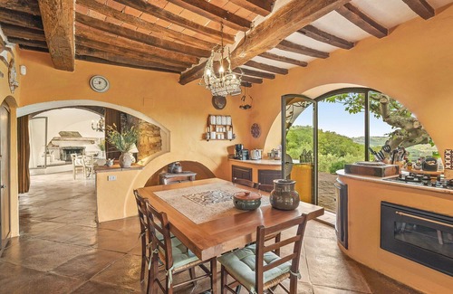 Radda in Chianti Villa | Private Villa with hot tub, private pool, WIFI, TV, patio, panoramic view, close to Greve In Chianti