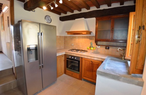 Nozanno Villa | Private Villa with internet, private pool, A/C, TV, terrace, pets allowed, parking, close to Lucca