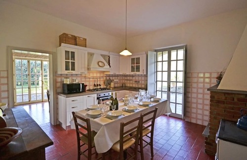 Cortona Villa | Private Villa with private pool, A/C, WIFI, TV, patio, pets allowed, parking, close to Cortona