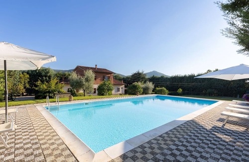 Cortona Villa | Private Villa with private pool, A/C, WIFI, TV, patio, pets allowed, parking, close to Cortona