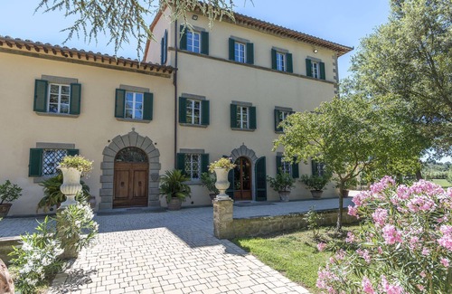 Cortona Villa | Private Villa with private pool, A/C, hot tub, WIFI, TV, patio, panoramic view, close to Cortona