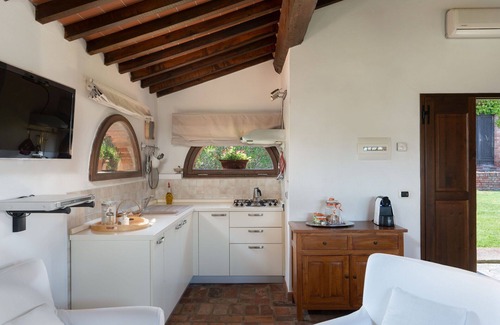 Santarello Villa | Private Villa with WIFI, private pool, hot tub, TV, pets allowed, parking, close to Montepulciano