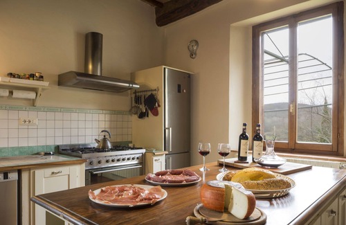 Simignano Villa | Private Villa with WIFI, private pool, hot tub, A/C, TV, patio, panoramic view, close to Siena