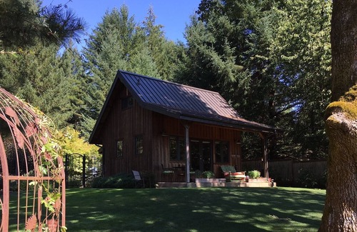 McMinnville Cabin | Private Vineyard Cabin in the Heart of Wine Country