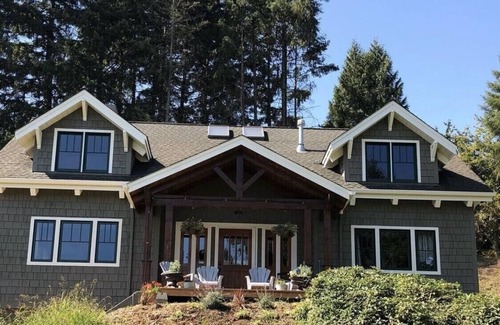 Sherwood House | Private Vineyard Lodge retreat on 5 acresn