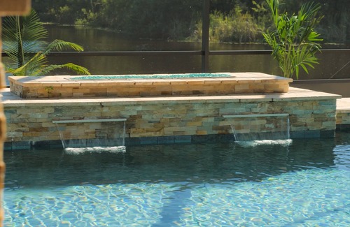 Citrus Park Villa | Private waterfront Villa Azure w