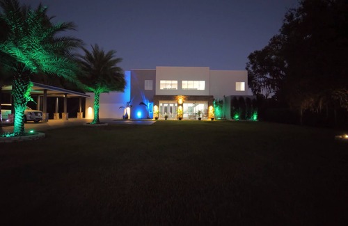 Citrus Park Villa | Private waterfront Villa Azure w