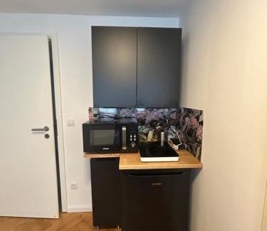 Graurheindorf House | Private Zimmer mit eigener Küche und in Rheinnähe