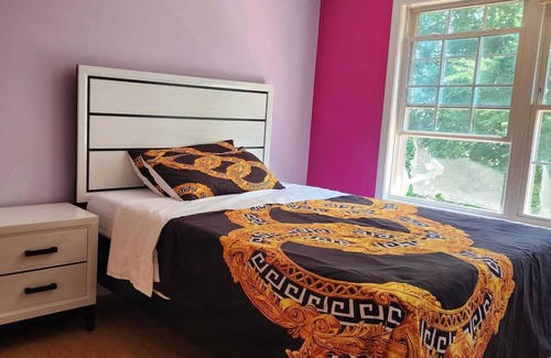 Worcester Bed & Breakfast | Privately Homely. Spacious near all stores and major roads 290,I90,495