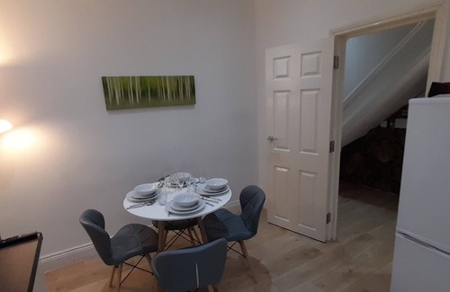Boleyn Apartment | Privet apartment with 2 bedrooms for relaxing escape in EastHam near CentralPark