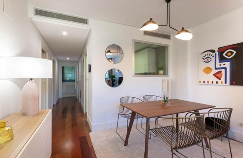 Art District Apartment | PRIVILEGED VIEWS - Guggenheim - FREE Parking