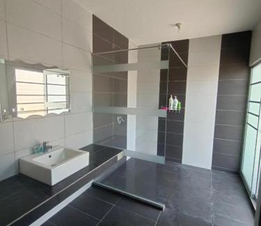 Jitra House | Pro-Qaseh Room Stay , Darulaman Lake Home