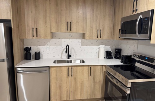 Northwest Edmonton House | Professional 2 Bedroom 1full bathroom
