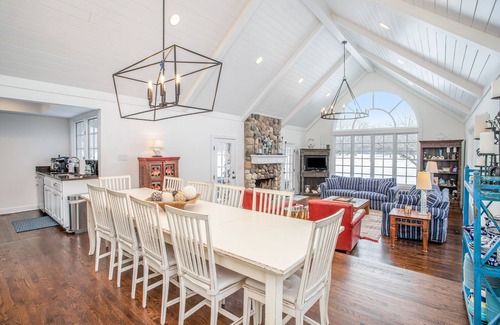 Benton Harbor Cottage | Professionally designed home on golf course w/golf course view, gas grill, patio