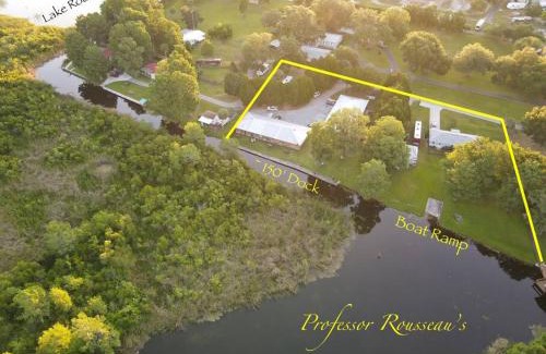 Crystal River House | Professor Rousseau's Adventure Oasis