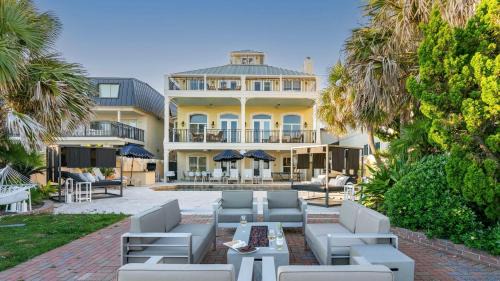 Miramar Beach House | Promenade by AvantStay Beach Front Mansion w Breathtaking Views Pool
