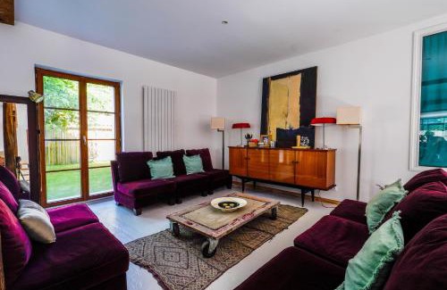 Labouheyre House | Promo 20 pourcent - Grand écran - piscine - baby foot - idéal famille ou amis