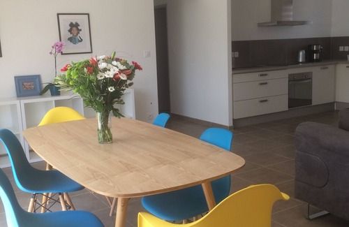 Le Barroux Villa | Promo LE BARROUX -MT VENTOUX- NEW AIR CONDITIONED VILLA WITH SWIMMING POOL AND WIFI.