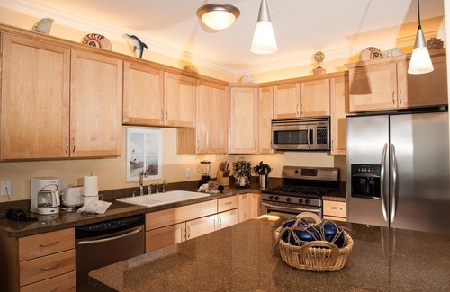 Lincoln City Condo | Promo! Oceanfront Condo with Private Hot Tub, Indoor Pool, Free Wifi and More!