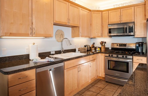 Lincoln City Condo | Promo! Third Floor Condo, Oceanfront, Private Hot Tub, Pool, and Free Wifi