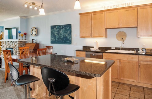 Lincoln City Condo | Promo! Third Floor Condo, Oceanfront, Private Hot Tub, Pool, and Free Wifi