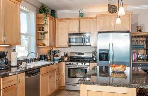 Lincoln City Condo | Promo! Top Floor Corner Condo, Oceanfront, Private Hot Tub, Indoor Pool, Wifi
