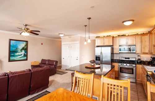 Lincoln City Condo | Promo! Top Floor Oceanfront Luxury Condo, Private Hot Tub, Indoor Pool & WiFi!