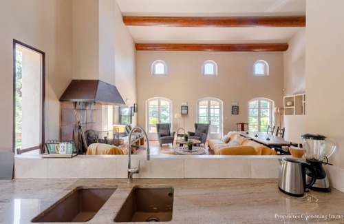 Ollioules Villa | Property with swimming pool and spectacular sea view in Sanary