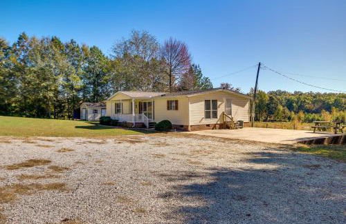 Hollands Landing House | Prosperity Vacation Rental about 1 Mi to Lake Murray!