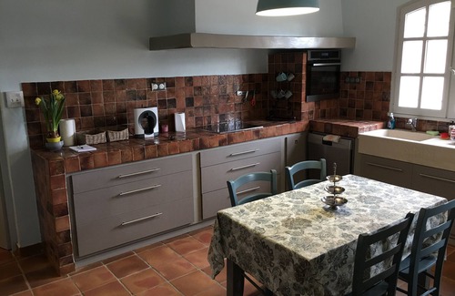 Aubagne House | Provençal bastide in its green setting, pool 10mx5m,6000m² leafy closed park
