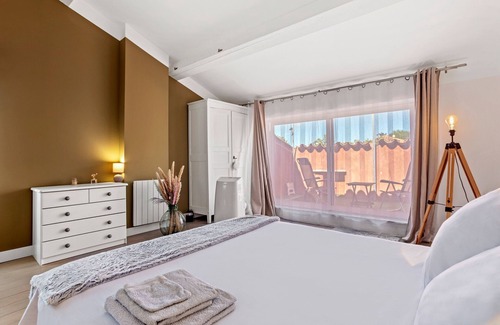 Le Val Bed & Breakfast | Provençal Escape at Mas J des Sens: Charm and Comfort in the Heart of Provence